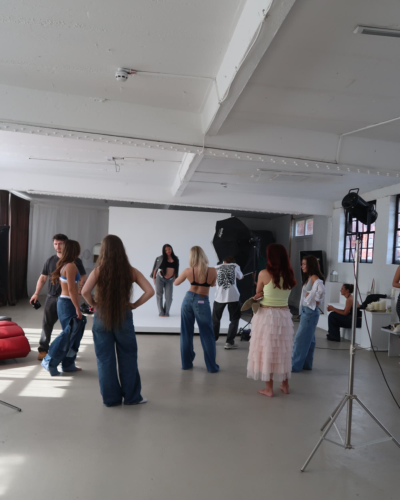 The ANUVE Creative Weekend in production, crew and models across the studio
